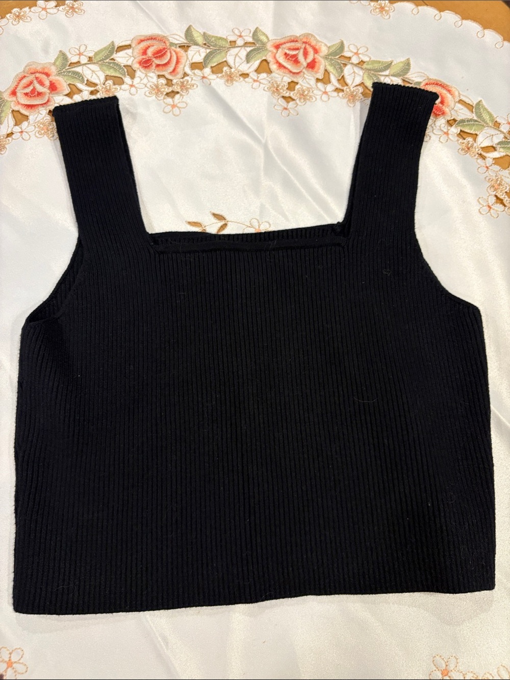 Black Ribbed Square-Neck Knit Crop Top - Women
